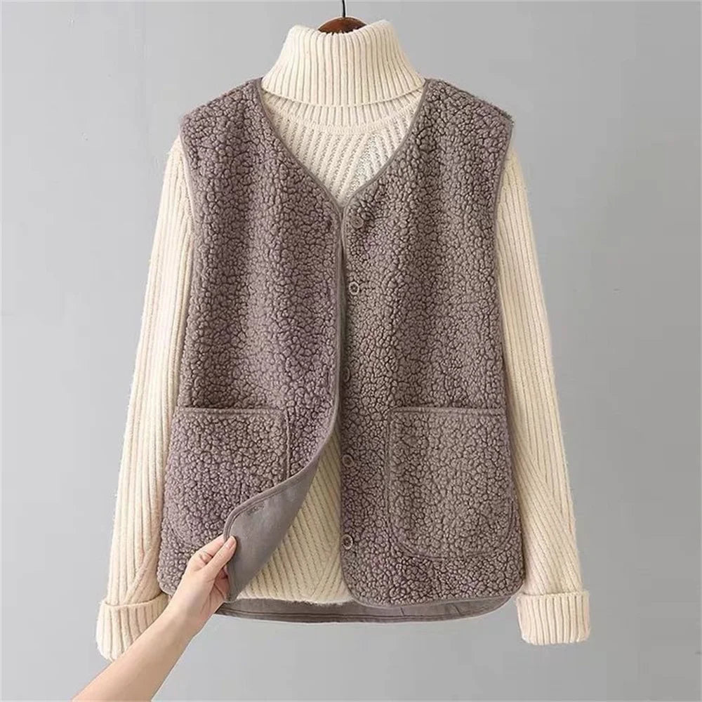 Carlina Versatile Chic Wool Vest